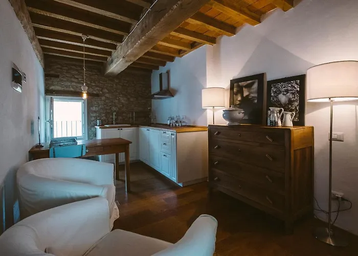 Sotto I Sassi Couette-café Guiglia